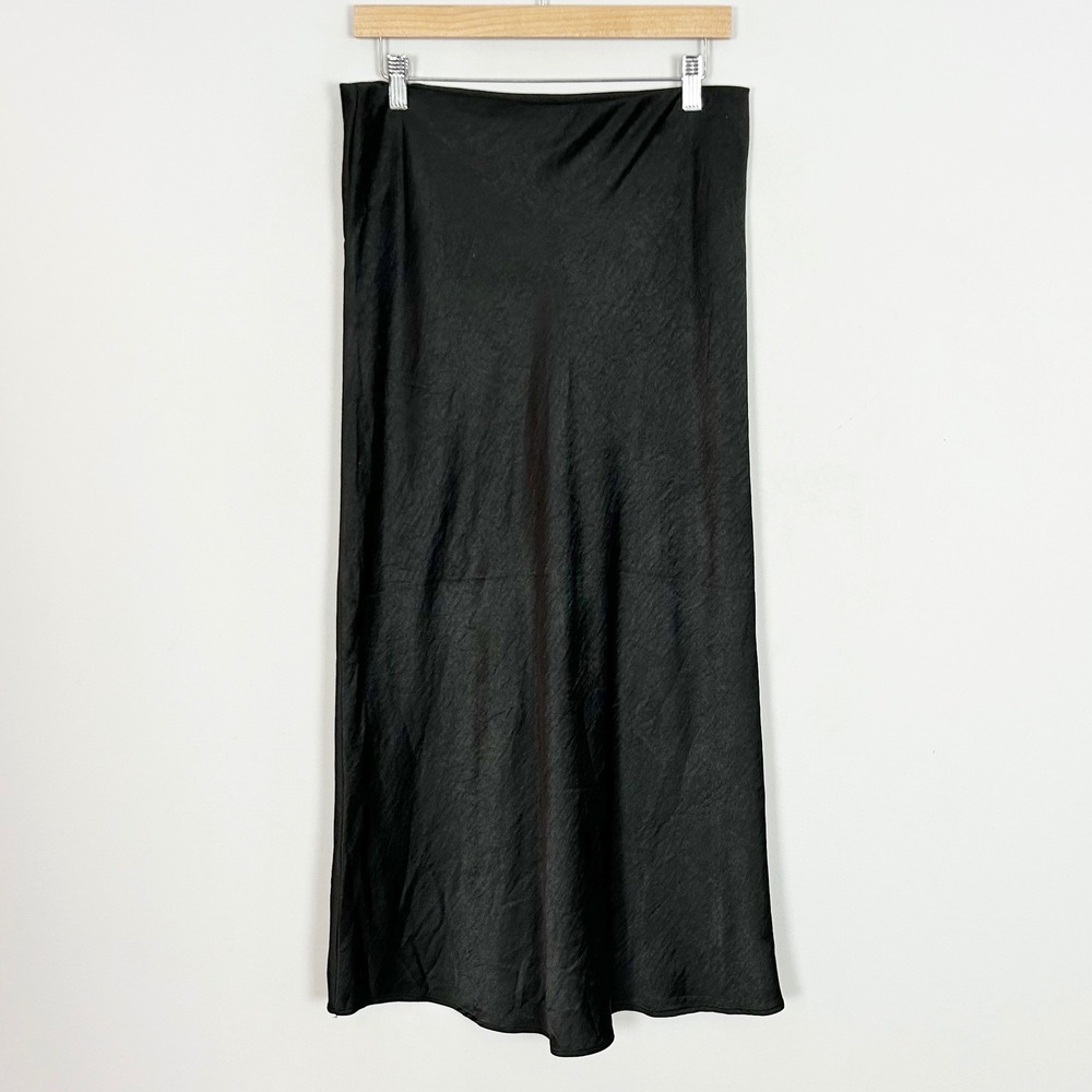 Women's Black Satin Maxi Skirt Pull On Classic Chic Size Medium